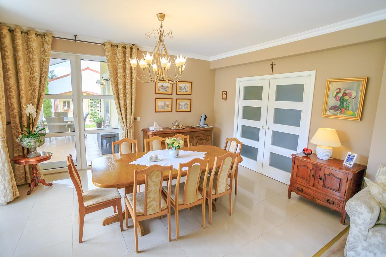 B&B Kamelia Komorniki  Dış mekan fotoğraf